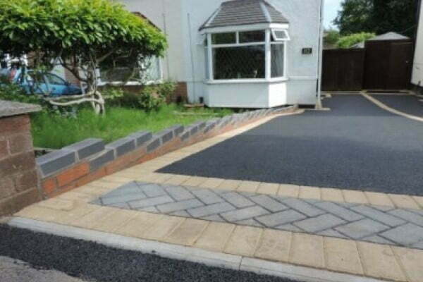 Block Paving Layers for Pirbright