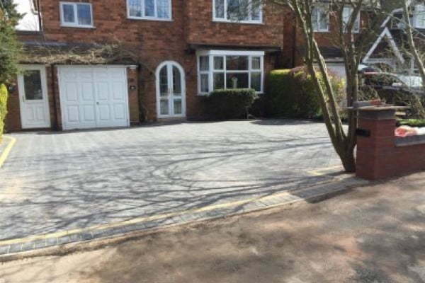 Block Paving Layers for Pirbright