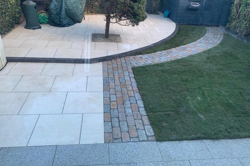 Porcelain tiled patio