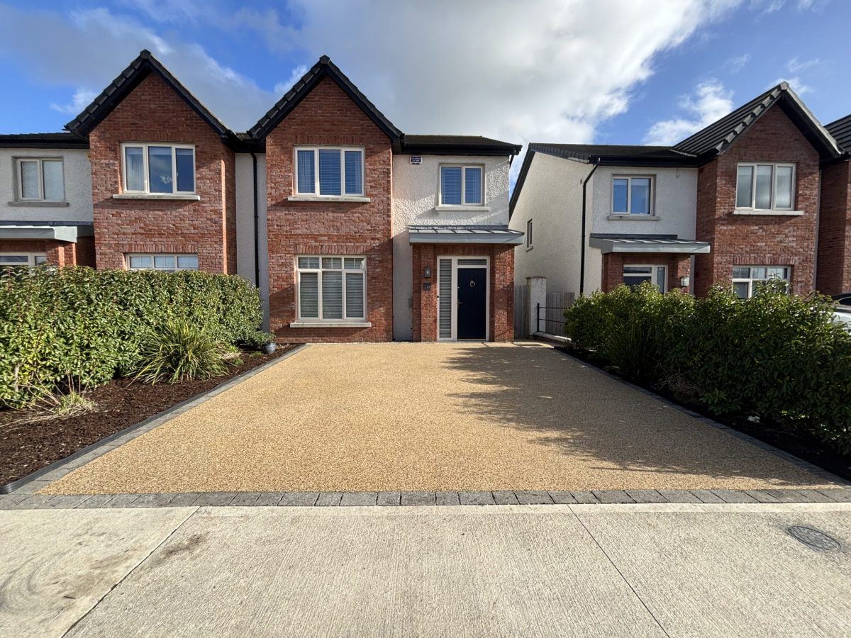 Resin installation in Windlesham, Surrey