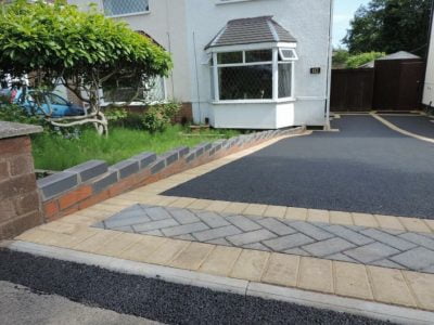 Laying Tarmac Driveways in Camberley